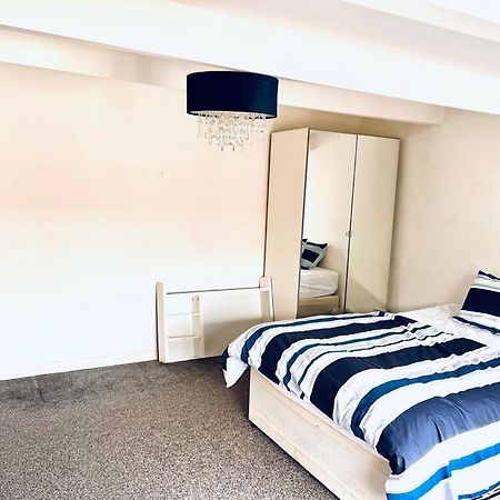 Private Room Close To Leeds University And City Centre Exterior foto