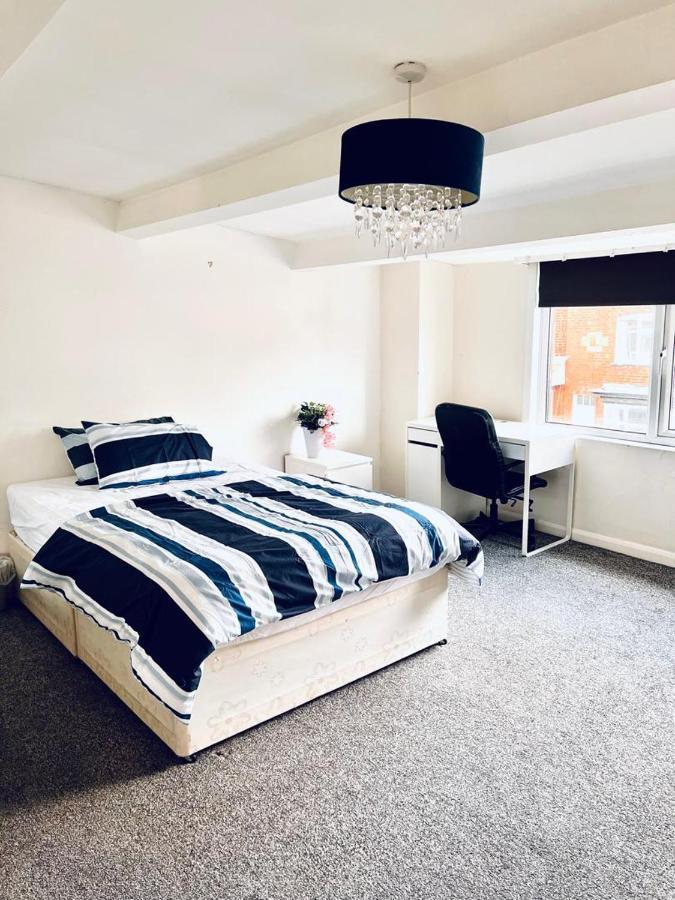 Private Room Close To Leeds University And City Centre Exterior foto