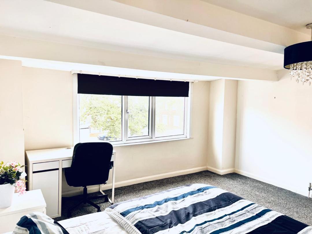 Private Room Close To Leeds University And City Centre Exterior foto